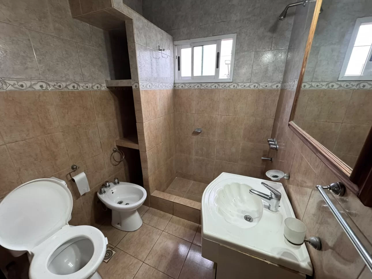 Alquiler de amplio 2 amb.  Villa Ballester
