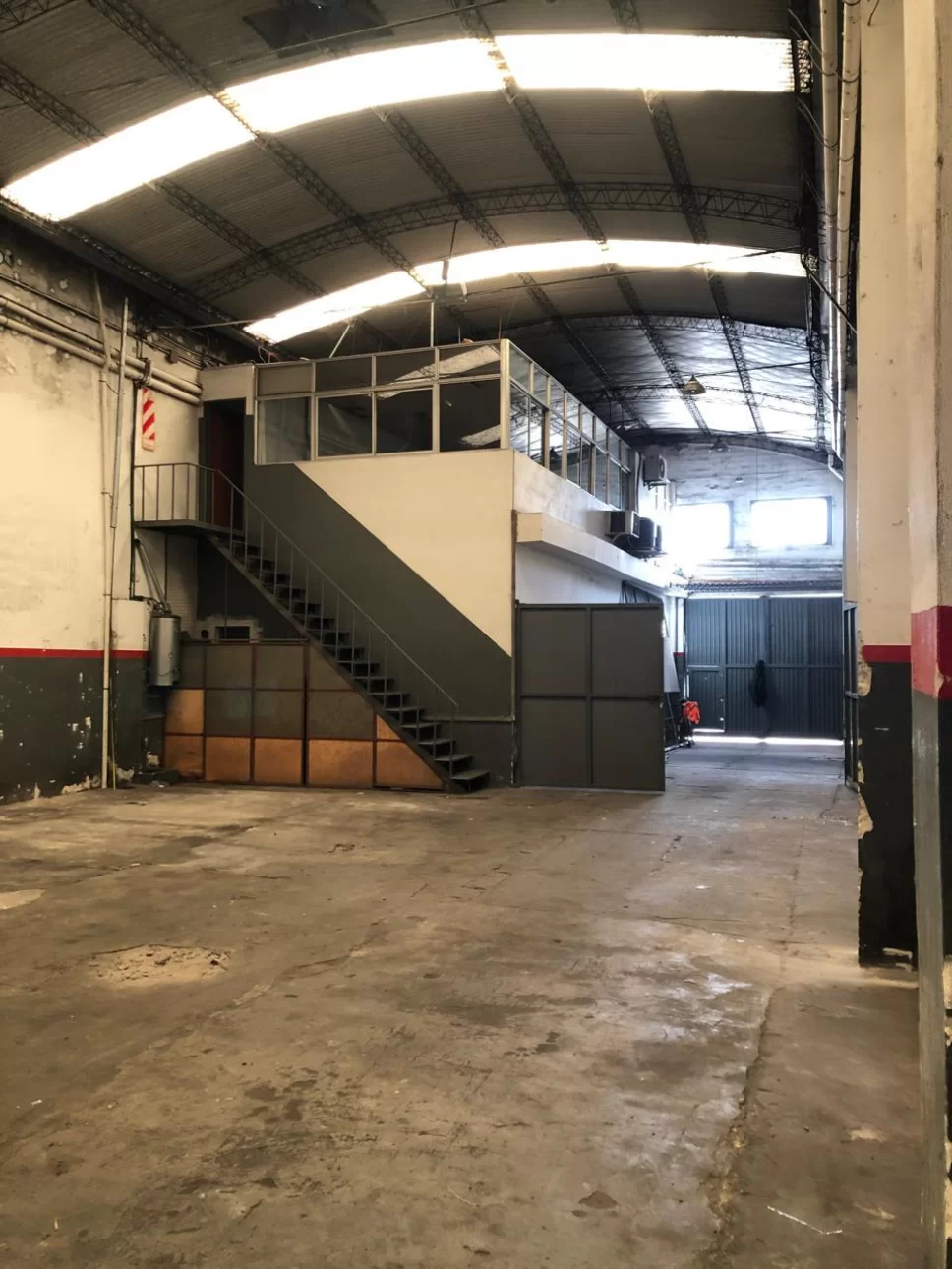 Galpon 560 m² en Alquiler en Villa Ballester