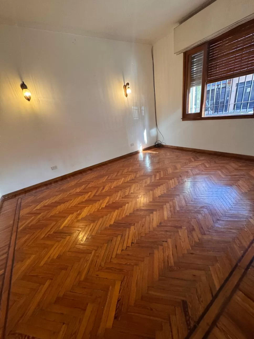 Alquiler amplia casa - Balcarce  2922 Villa Ballester