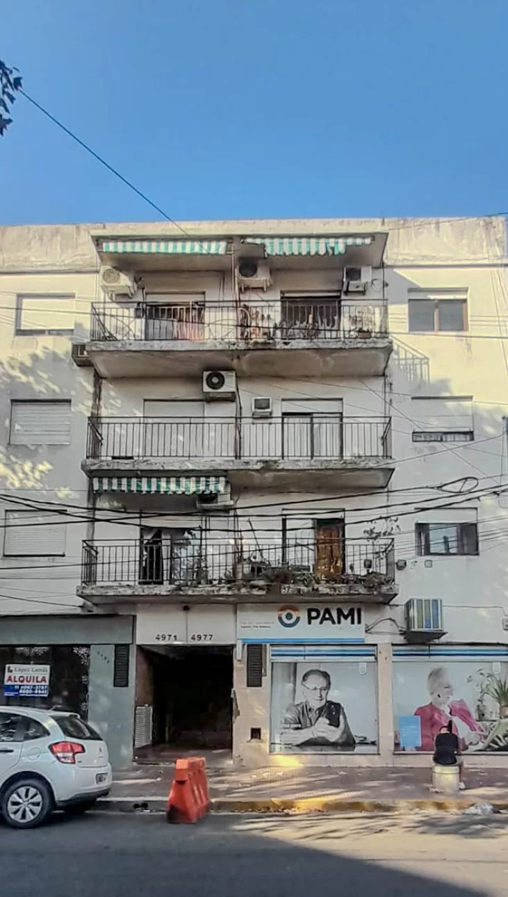 Depto. 3 amb. con Patio centro V.Ballester