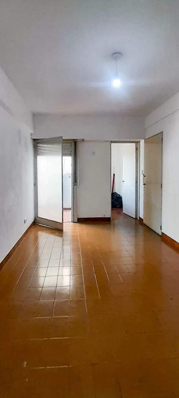 Depto. 3 amb. con Patio centro V.Ballester