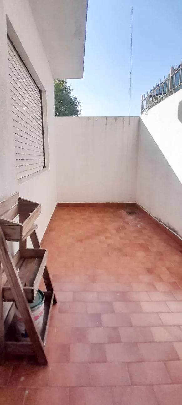 Depto. 3 amb. con Patio centro V.Ballester