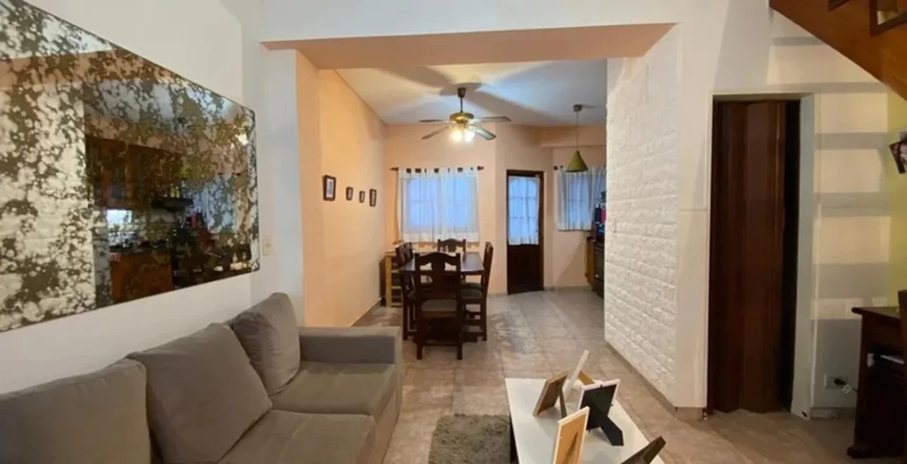 DUPLEX DE TRES AMBIENTES CON GARAGE Y PATIO