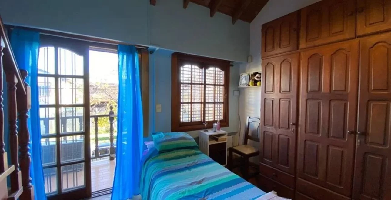 DUPLEX DE TRES AMBIENTES CON GARAGE Y PATIO