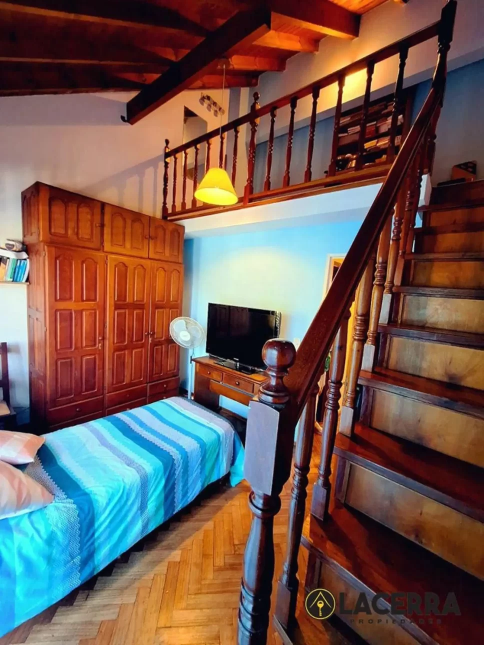 DUPLEX DE TRES AMBIENTES CON GARAGE Y PATIO