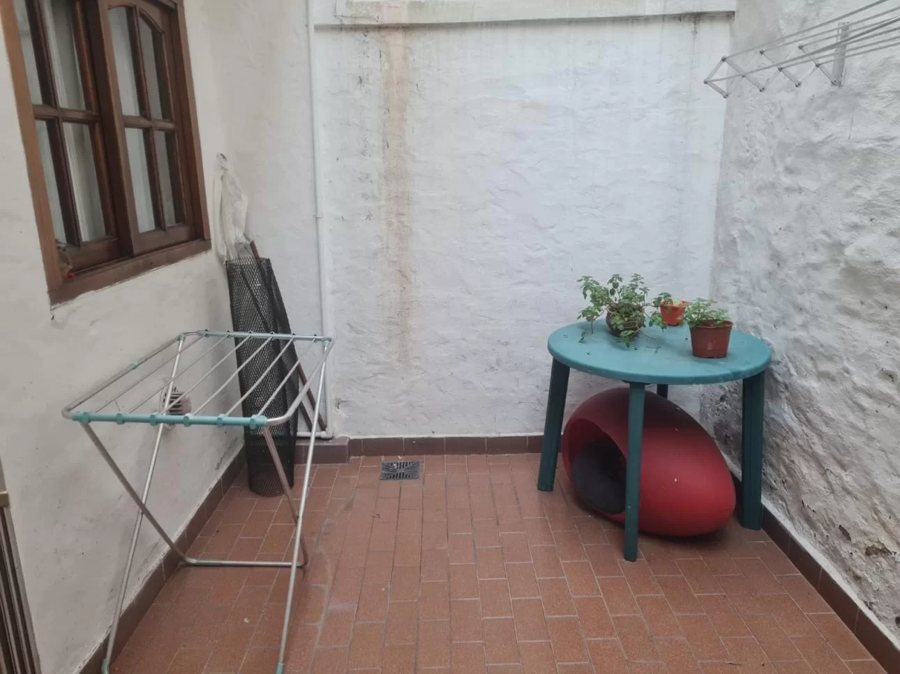 DUPLEX DE TRES AMBIENTES CON GARAGE Y PATIO
