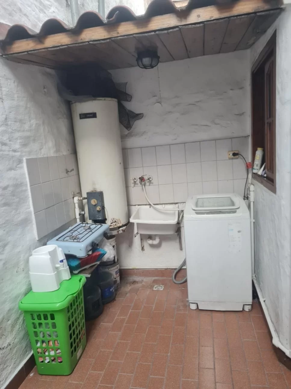 DUPLEX DE TRES AMBIENTES CON GARAGE Y PATIO