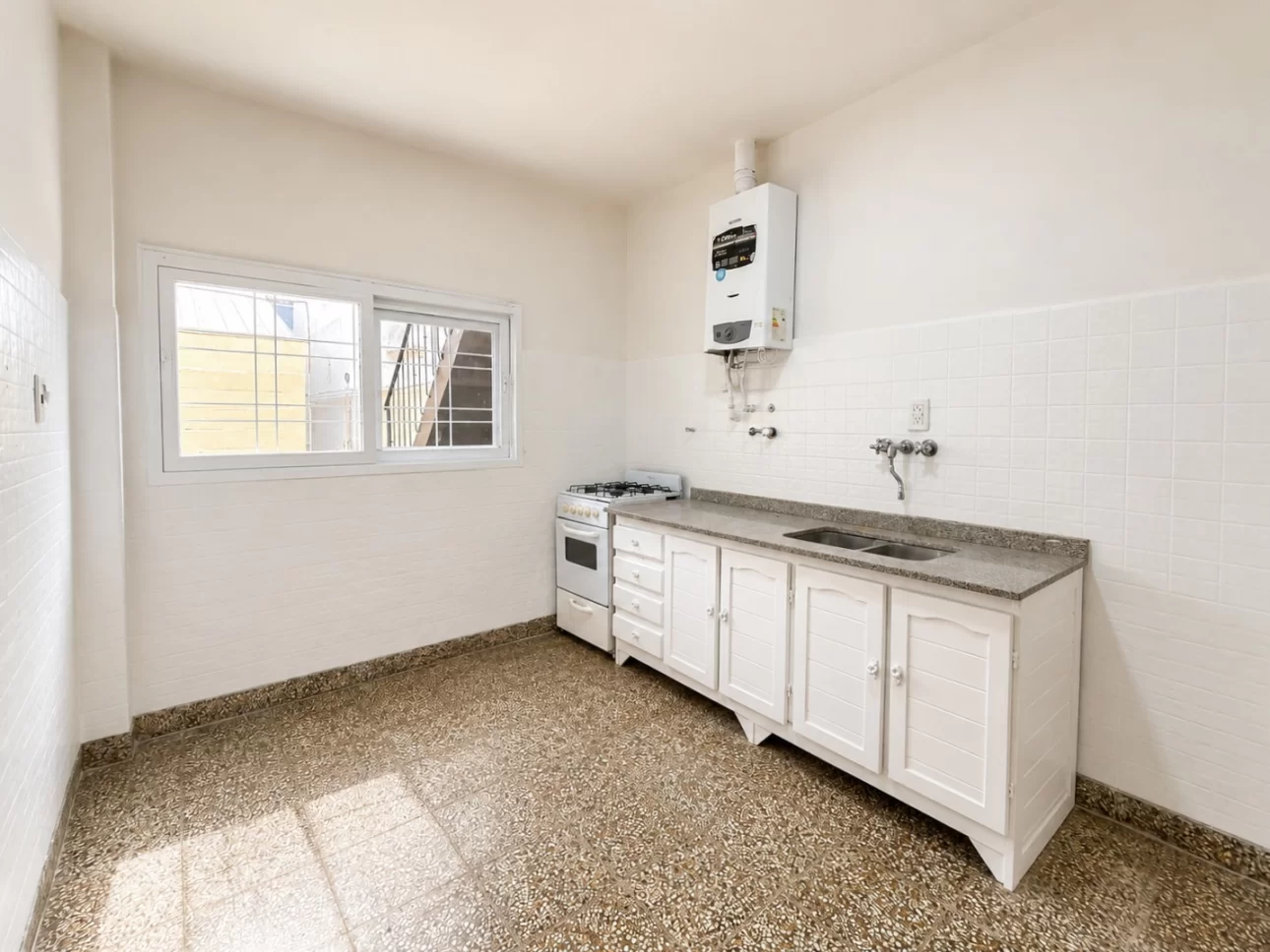 PH de 3 ambientes con patio y terraza