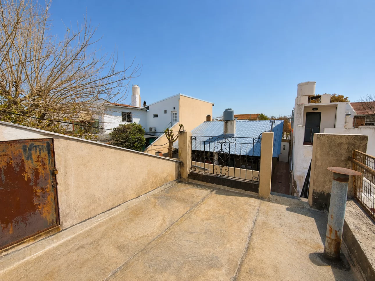 PH de 3 ambientes con patio y terraza