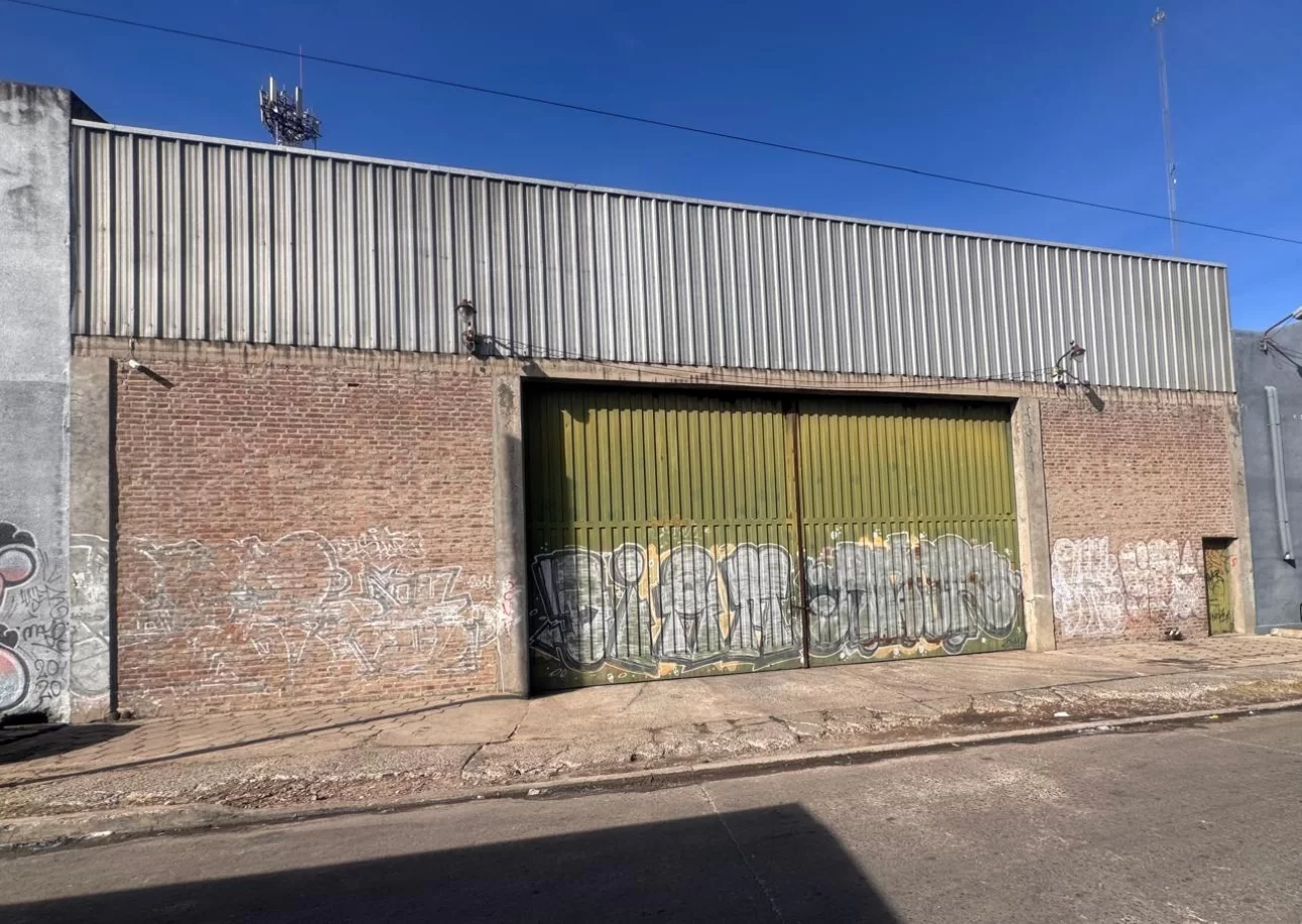 Galpón 1600 m² C/salida a Dos Calles S/ Av Márque