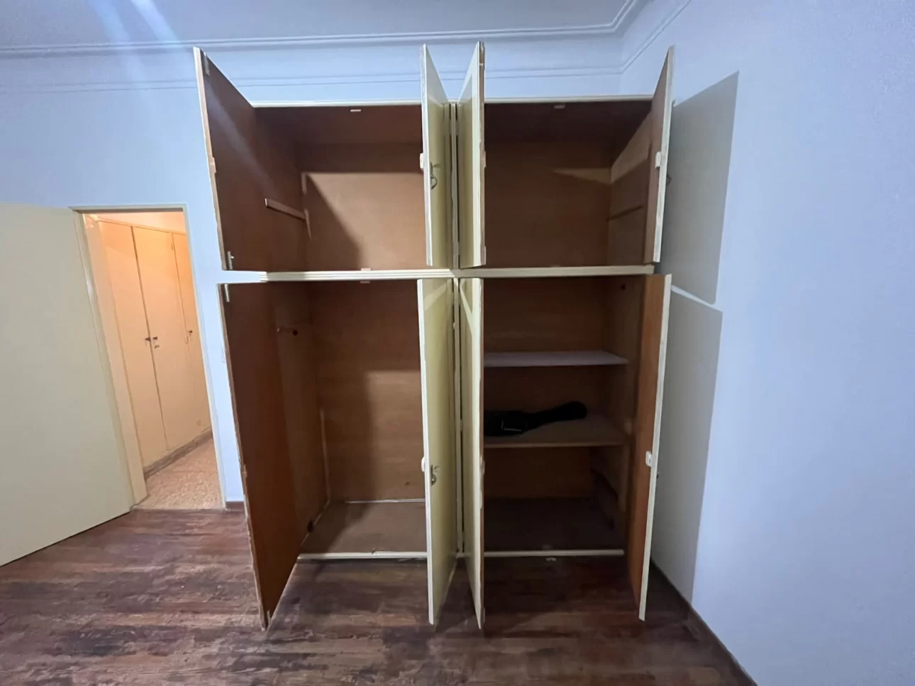 2 AMB GRANDES CON PATIO Y LAVADERO PRIMER PISO POR ESCALERA