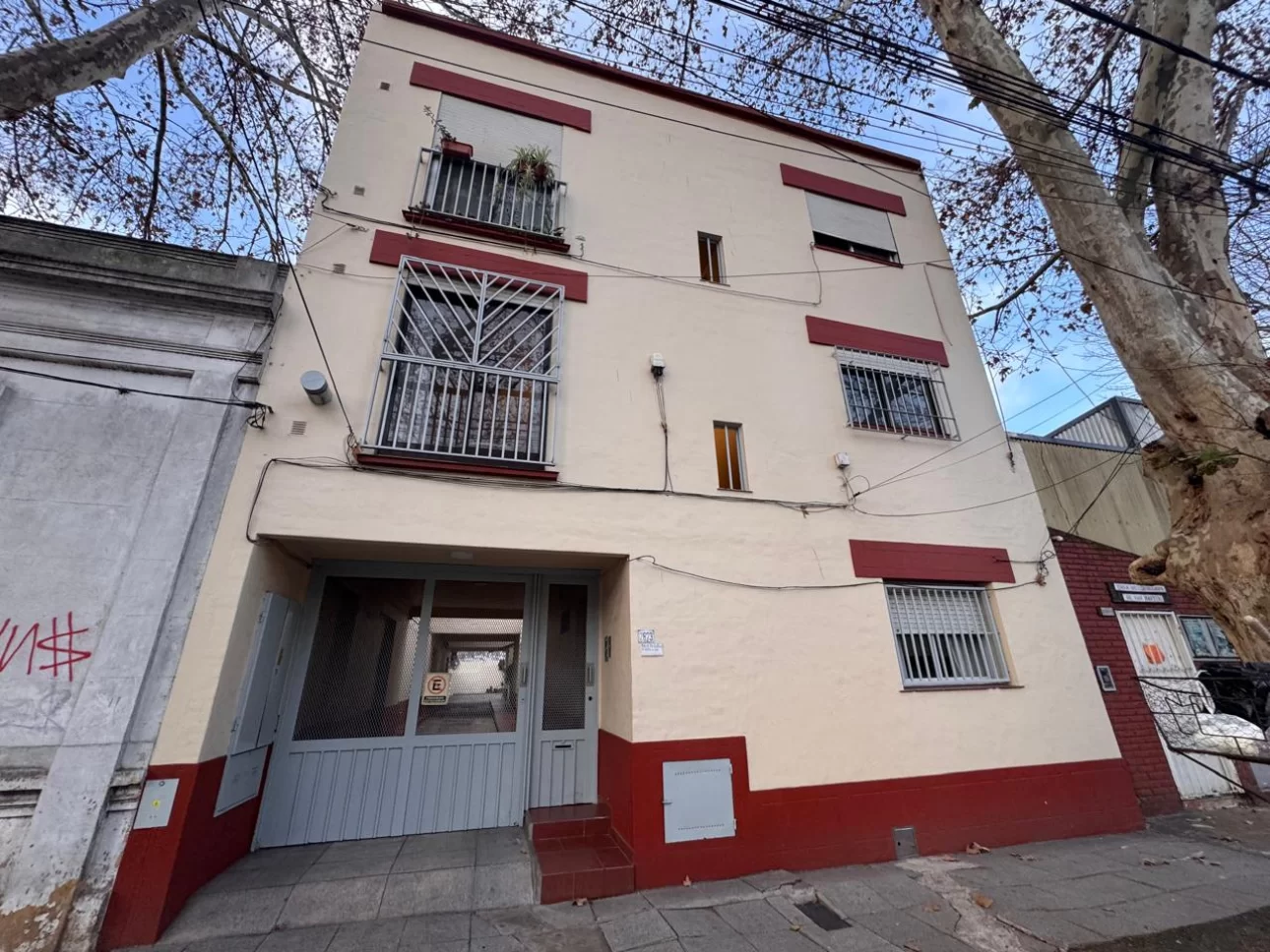 Venta de depto 3 amb con cchera - San Andres.