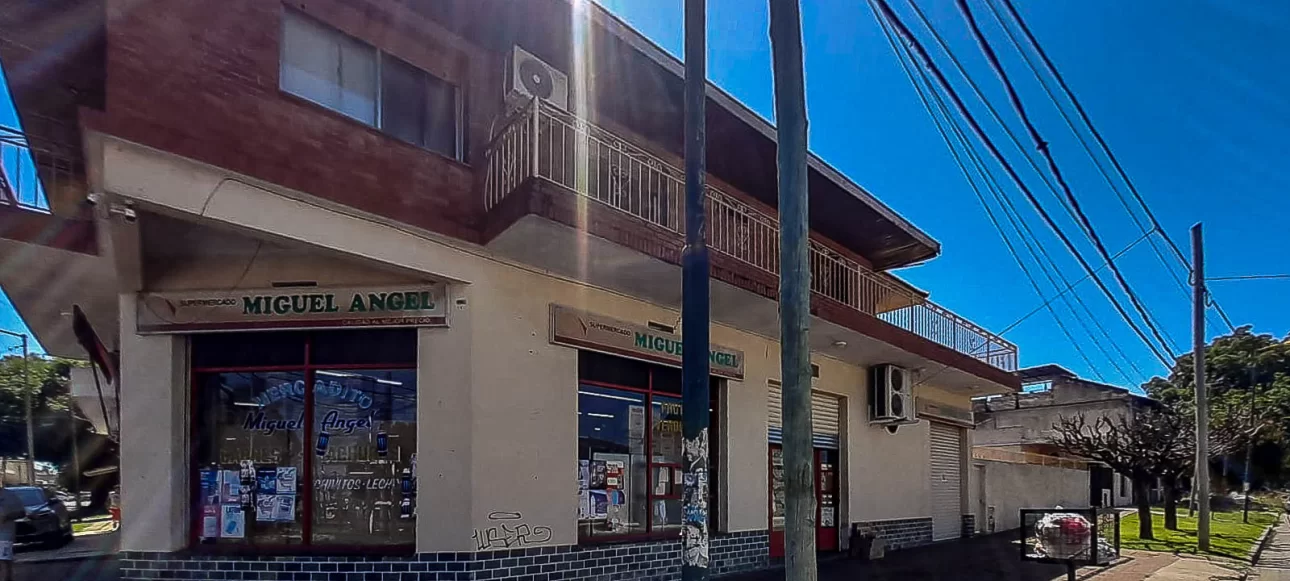 Local Comercial con Vivienda independiente. multiples destin