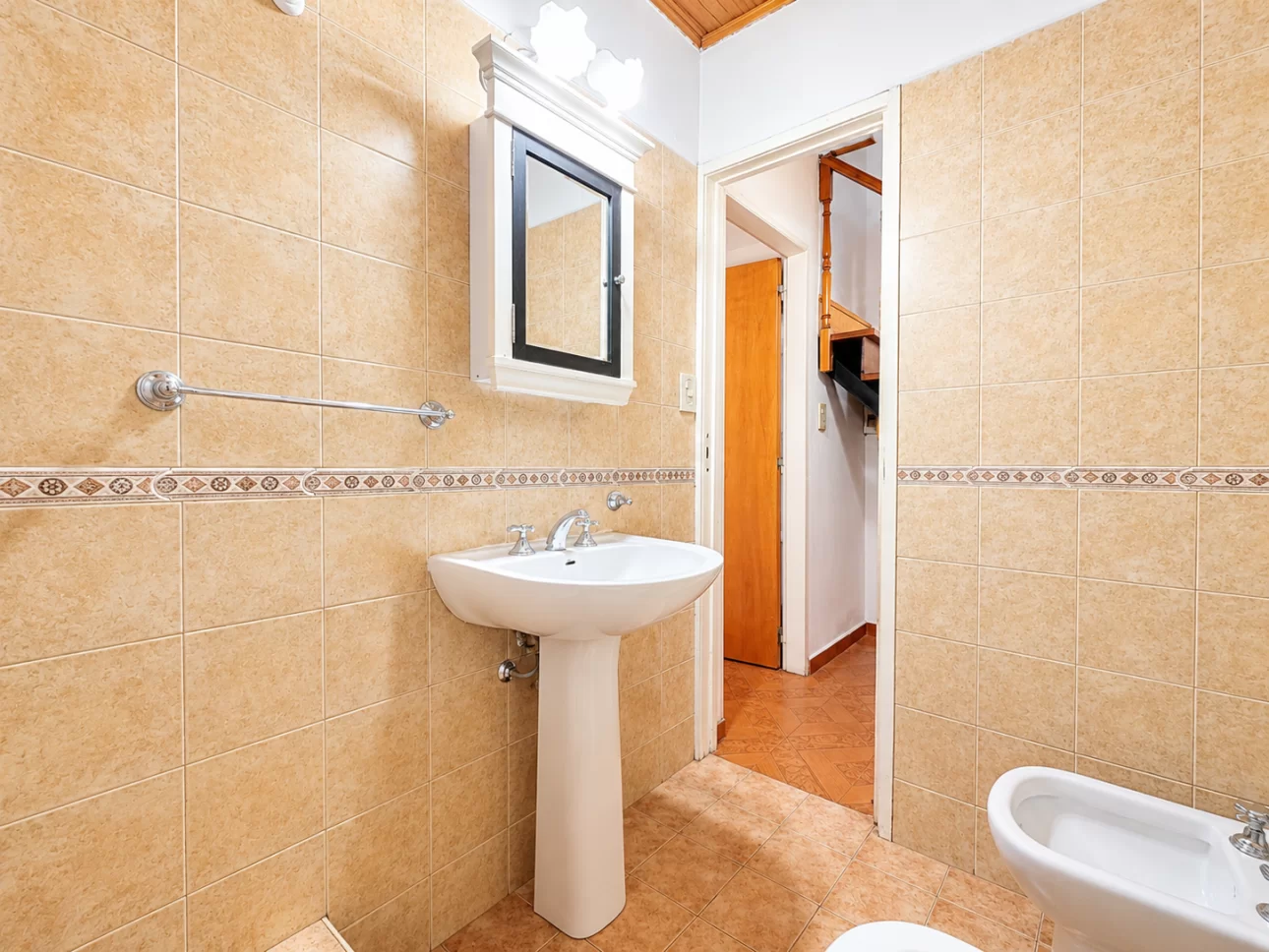 Triplex de 4 ambientes con patio