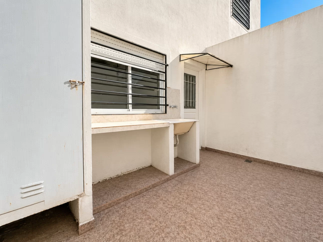 Triplex de 4 ambientes con patio