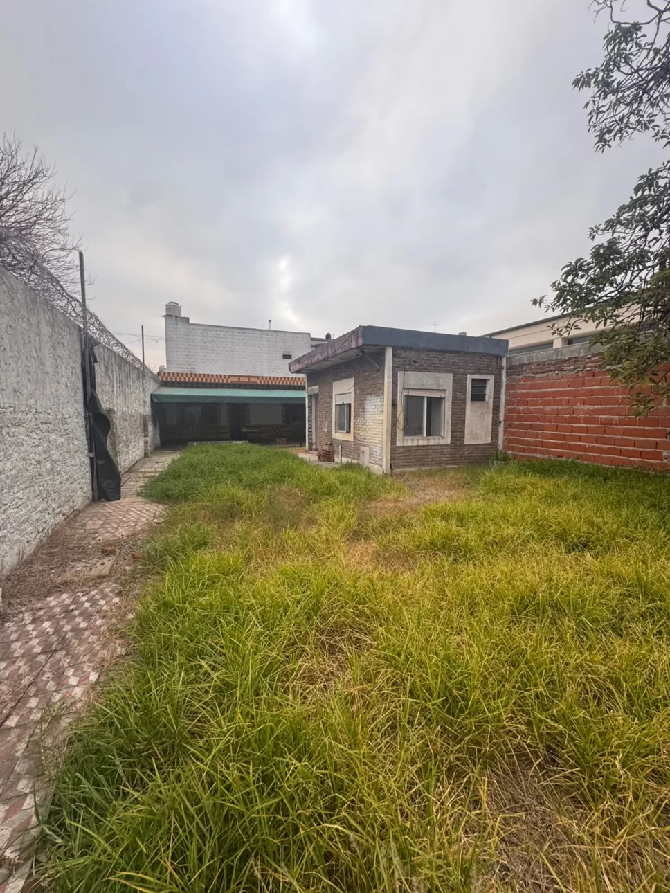 Lote en venta - 329m2 en Villa Ballester