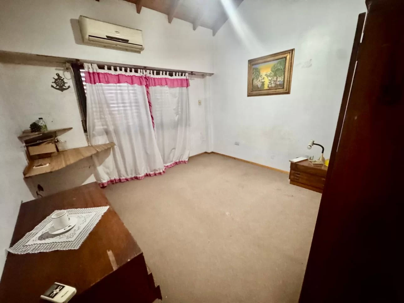Casa en Venta - 8 amb  con parque y piscina. Villa Libertad
