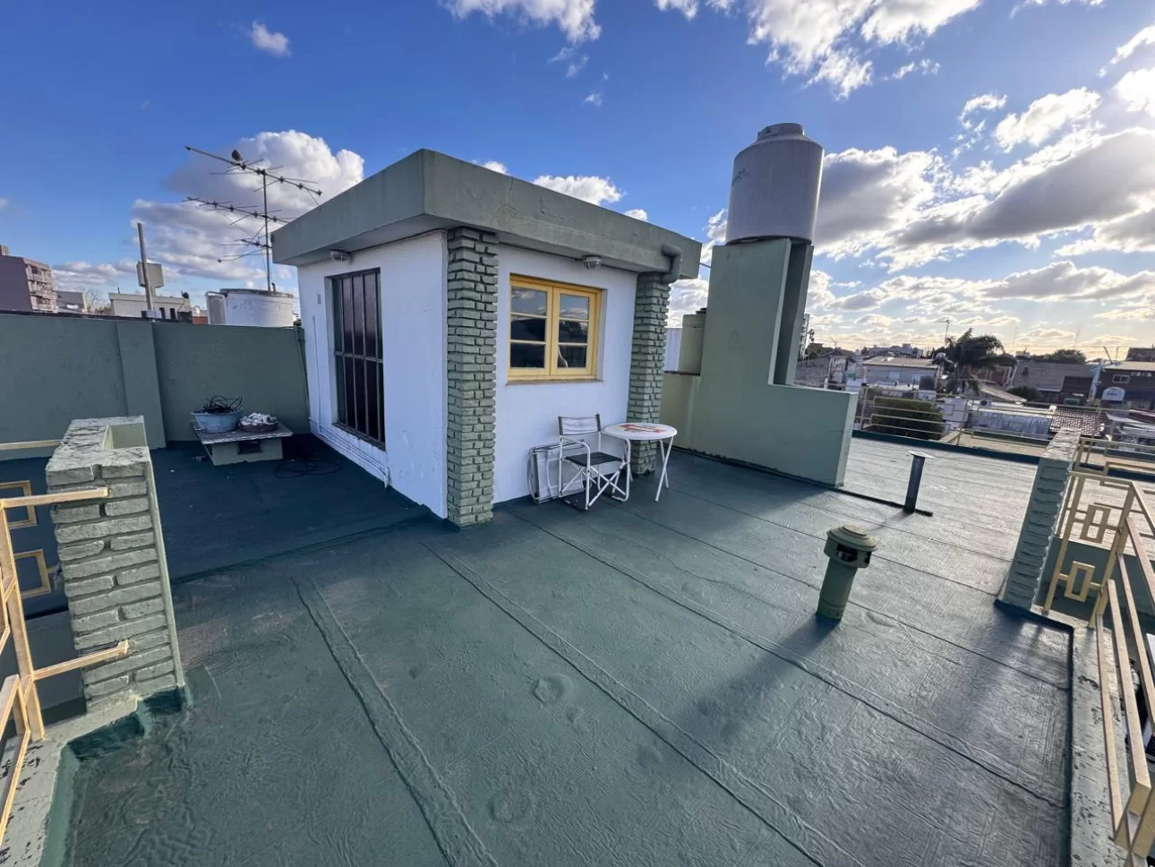 Venta de PH  en planta alta, con terraza - San vicente 2659