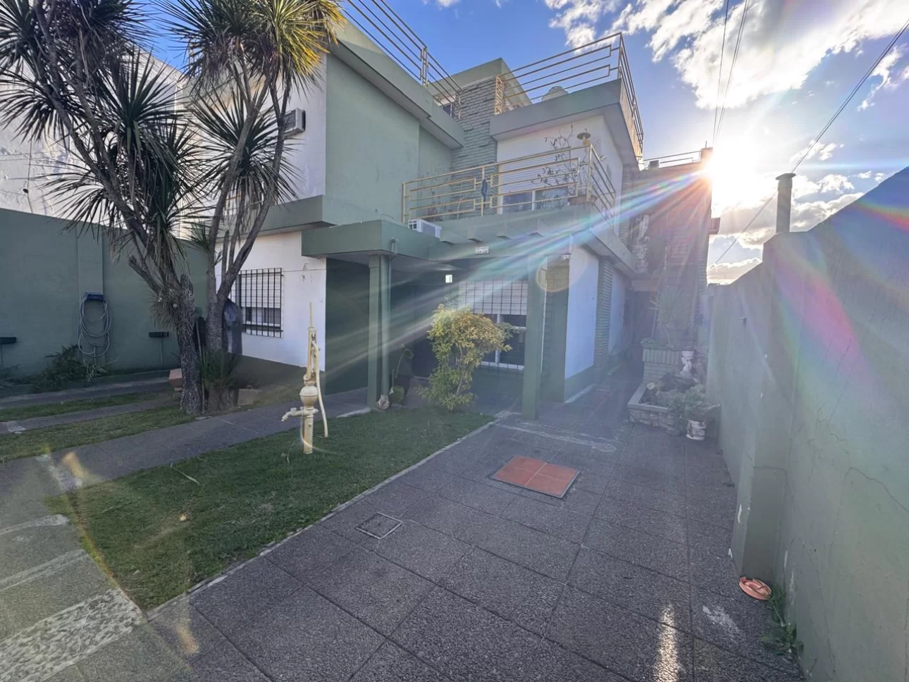 Venta de PH  en planta alta, con terraza - San vicente 2659