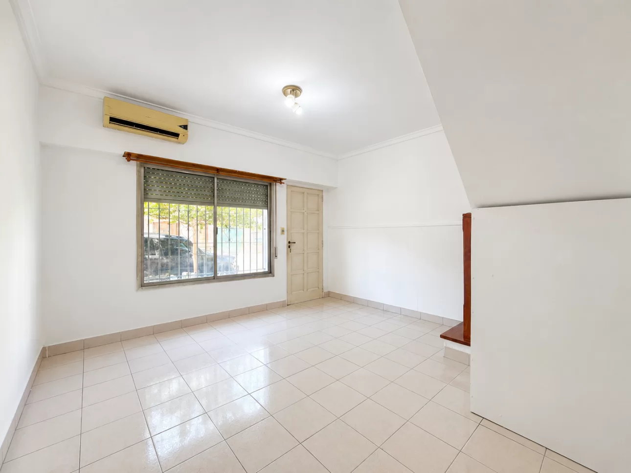 Duplex de 3 ambientes con patio, terraza y garage