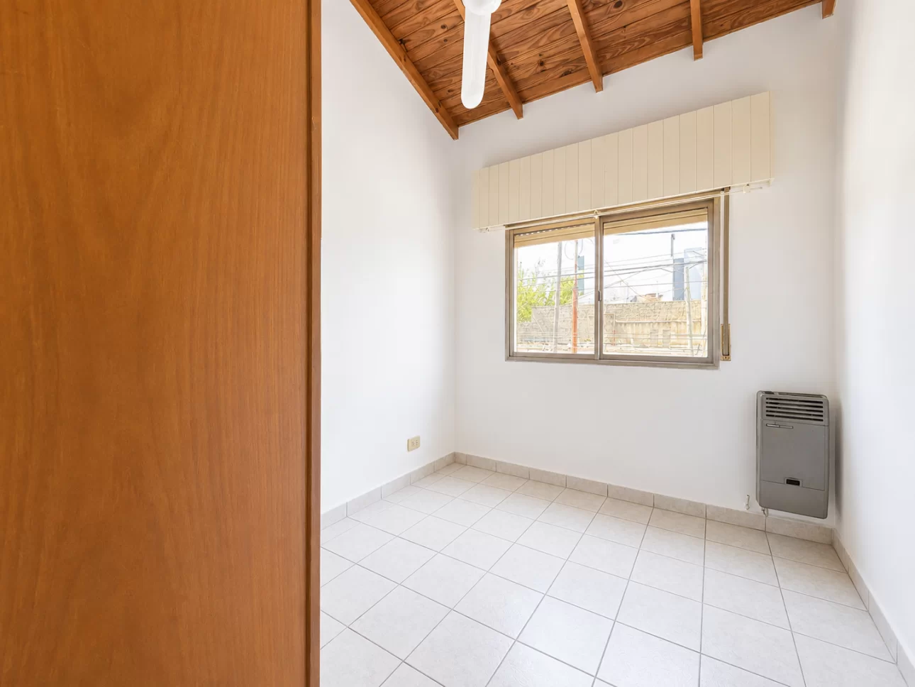 Duplex de 3 ambientes con patio, terraza y garage