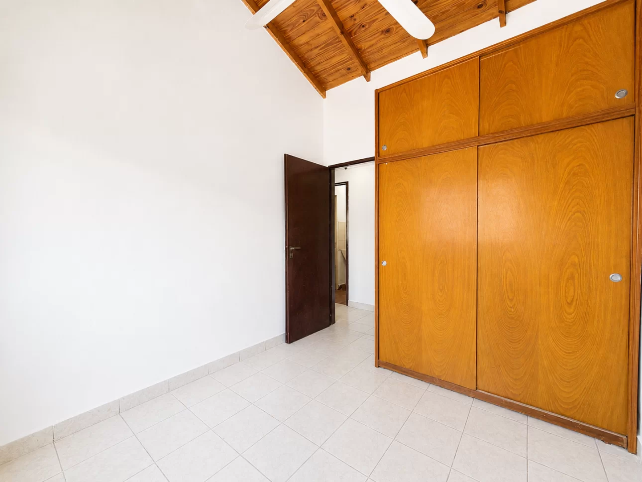 Duplex de 3 ambientes con patio, terraza y garage