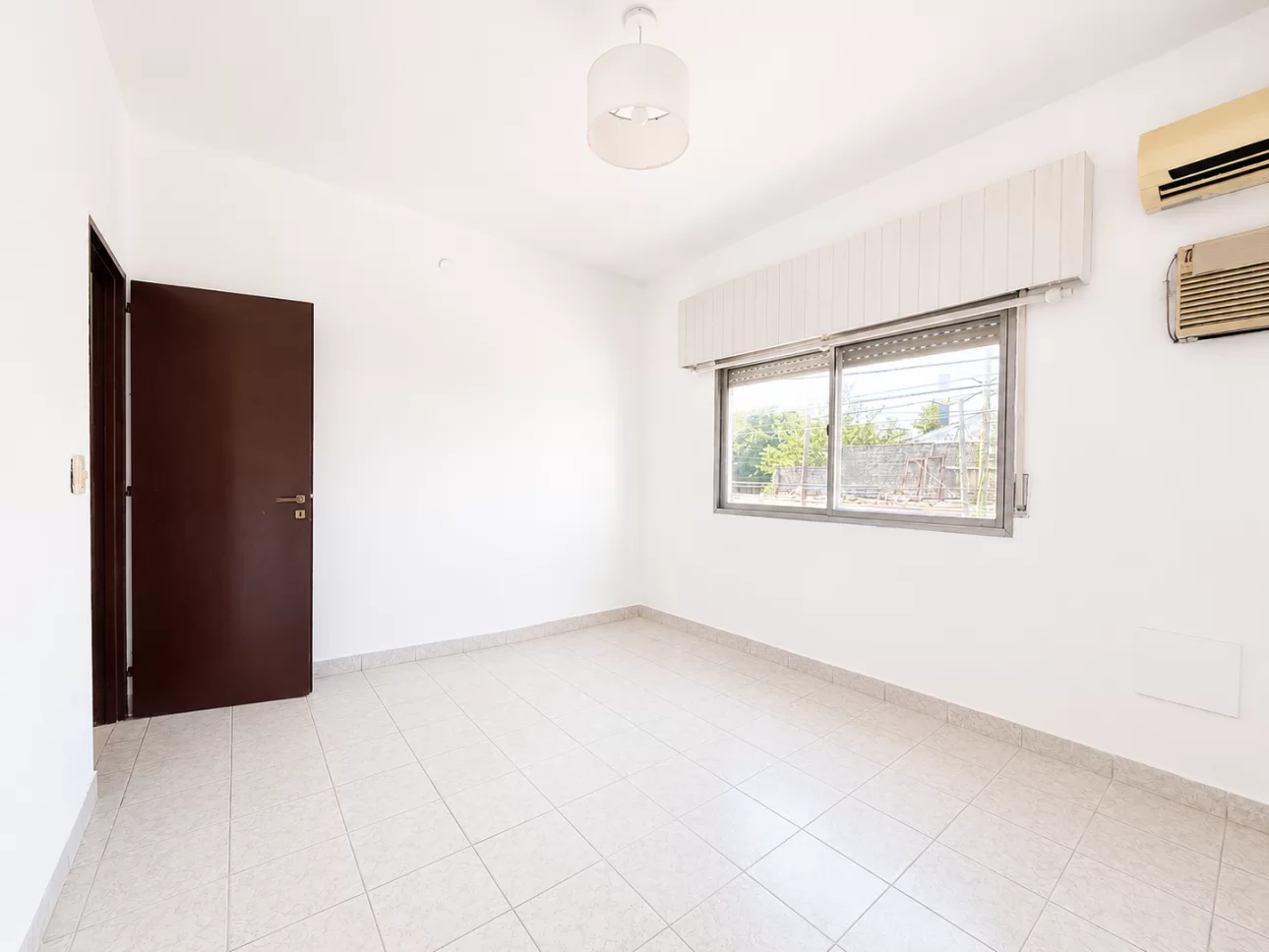 Duplex de 3 ambientes con patio, terraza y garage