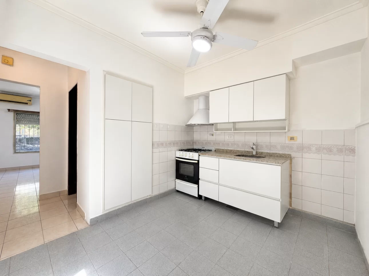 Duplex de 3 ambientes con patio, terraza y garage