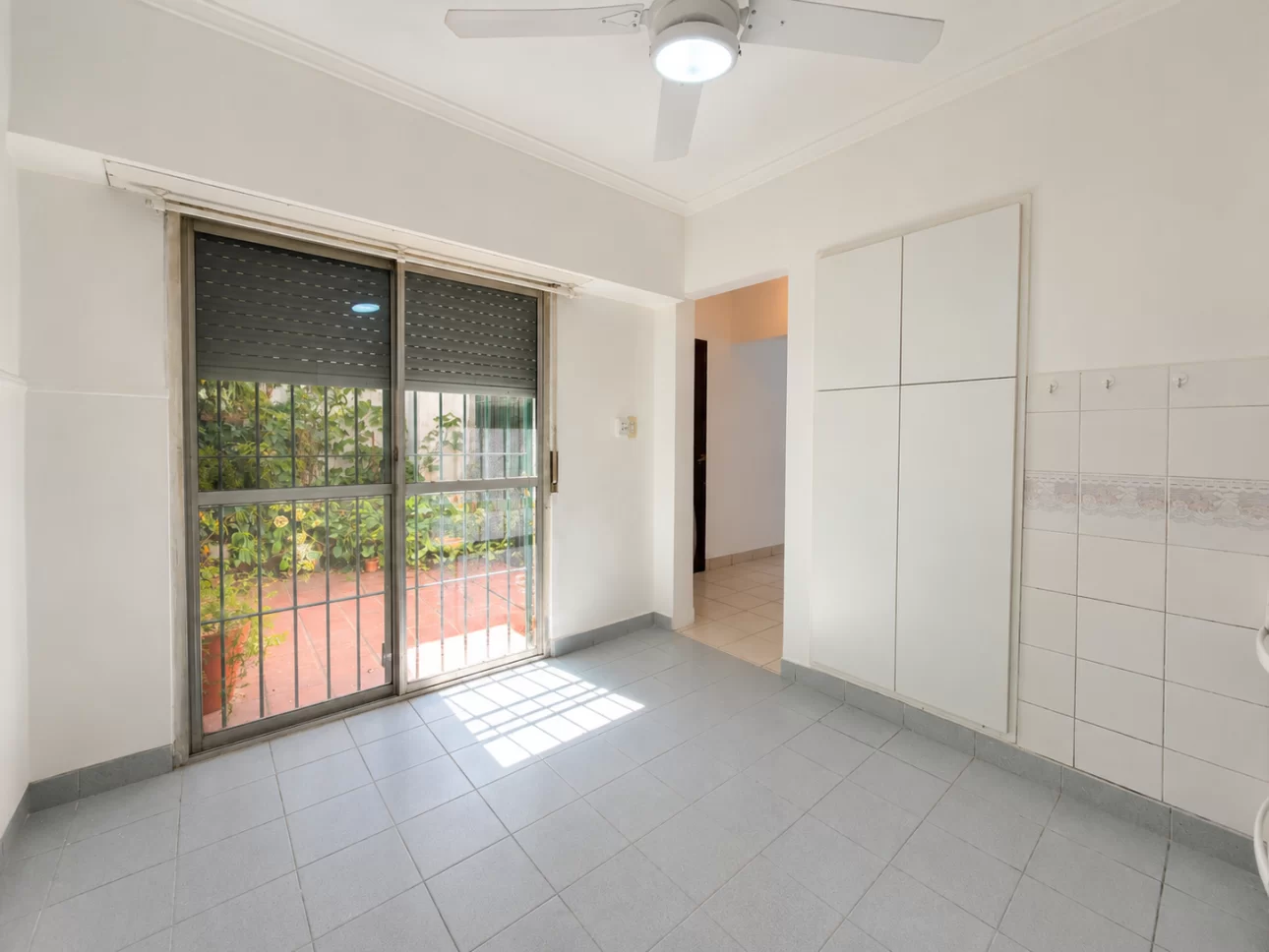 Duplex de 3 ambientes con patio, terraza y garage