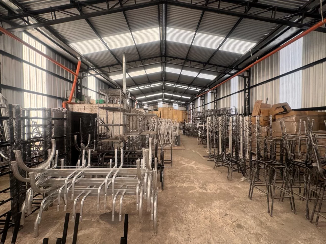 Importante Galpón 825 m² en Zona Estratégica