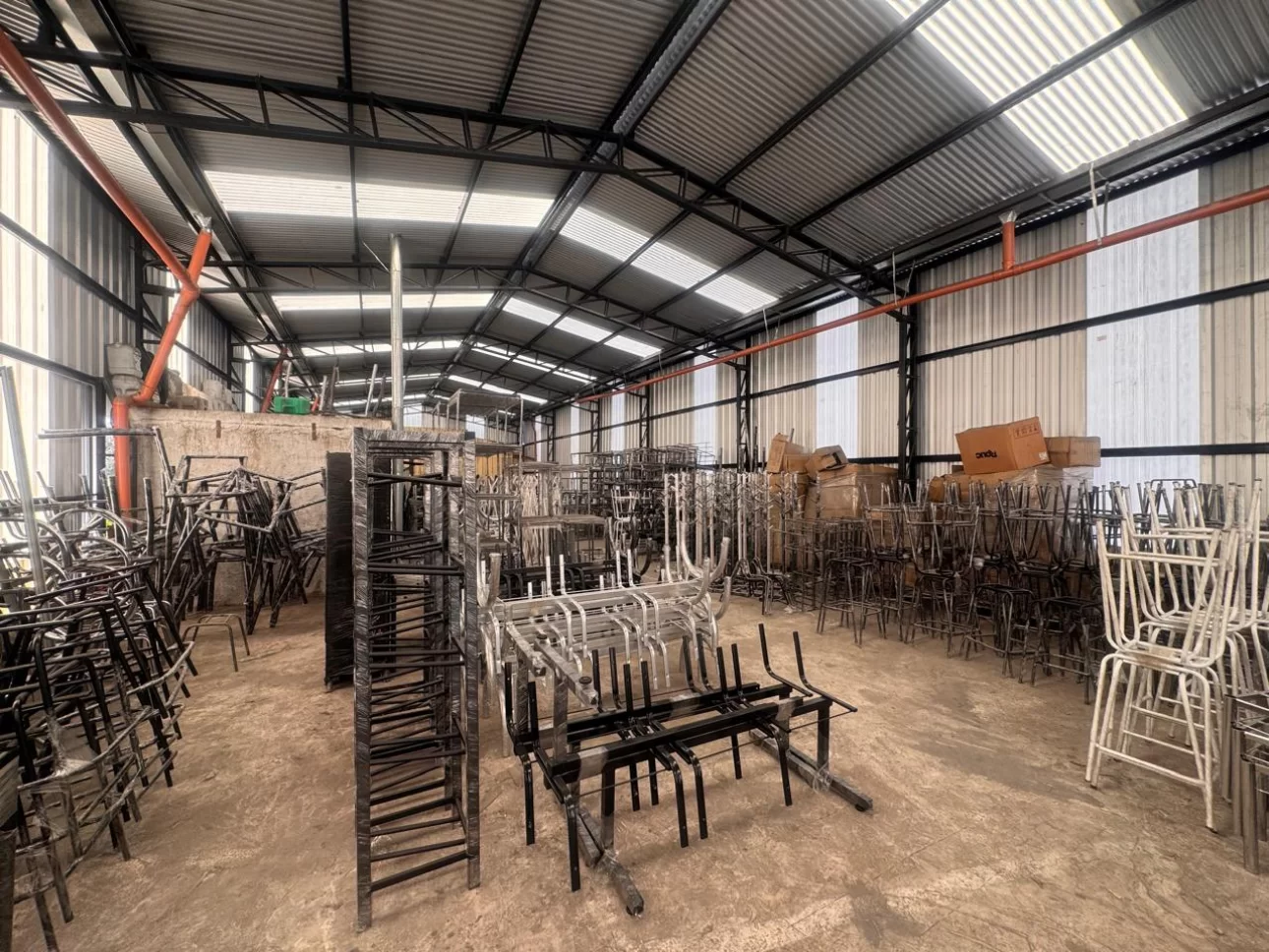 Importante Galpón 825 m² en Zona Estratégica