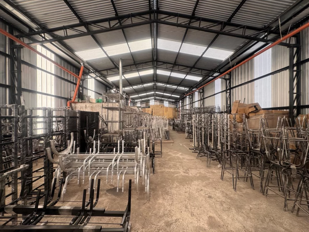 Importante Galpón 825 m² en Zona Estratégica
