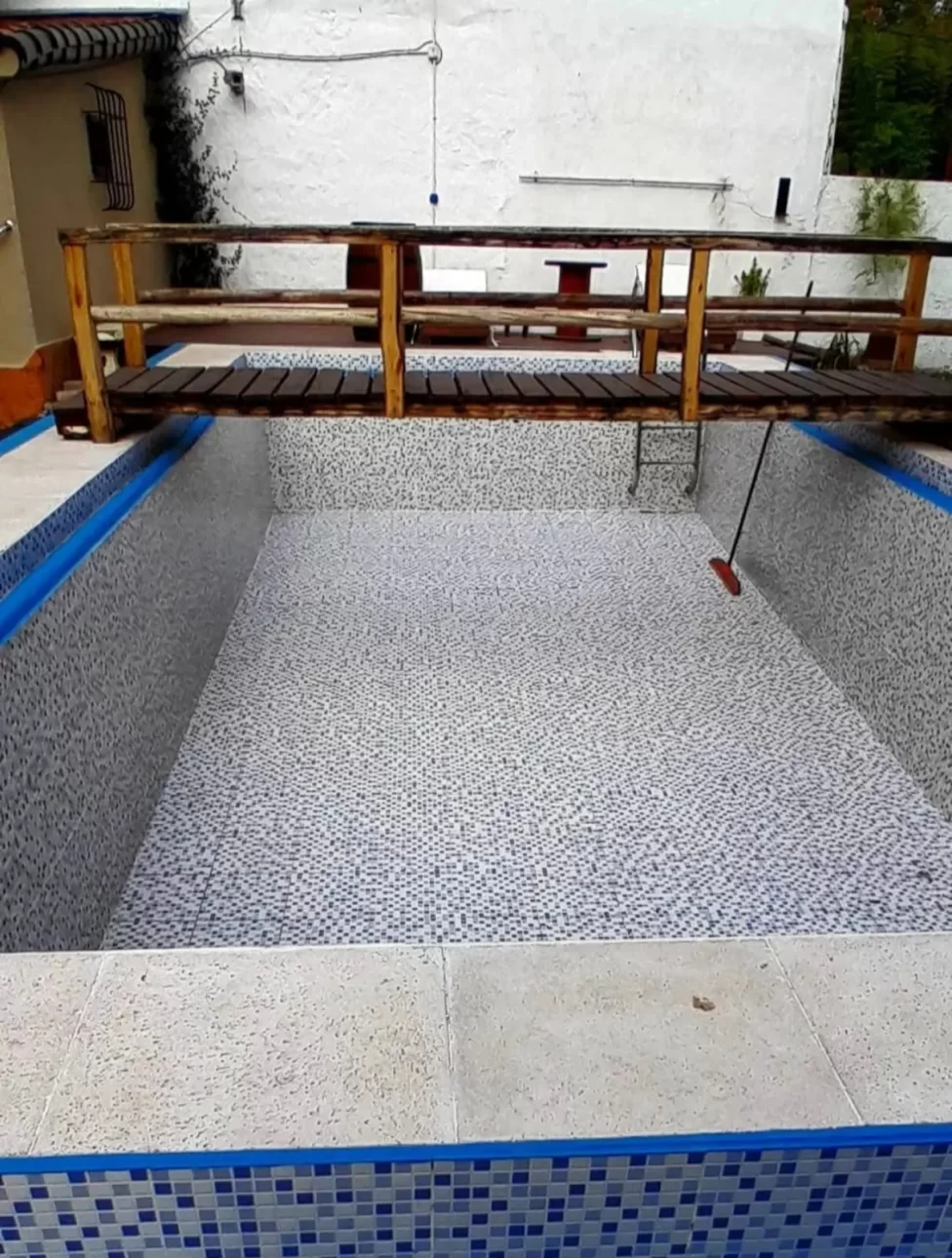 SE VENDE EXCELENTE CASAQUINTA EN VILLA LUZURIAGA