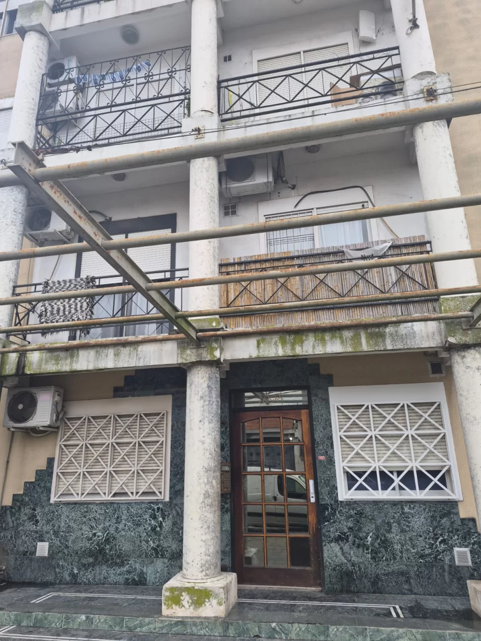 SE VENDE DPTO 3 AMBIENTES EN TAPIALES