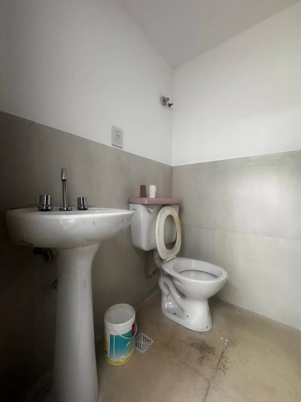 Galpón de 300 m² en Alquiler en Villa Bonich, Próximo a Ruta