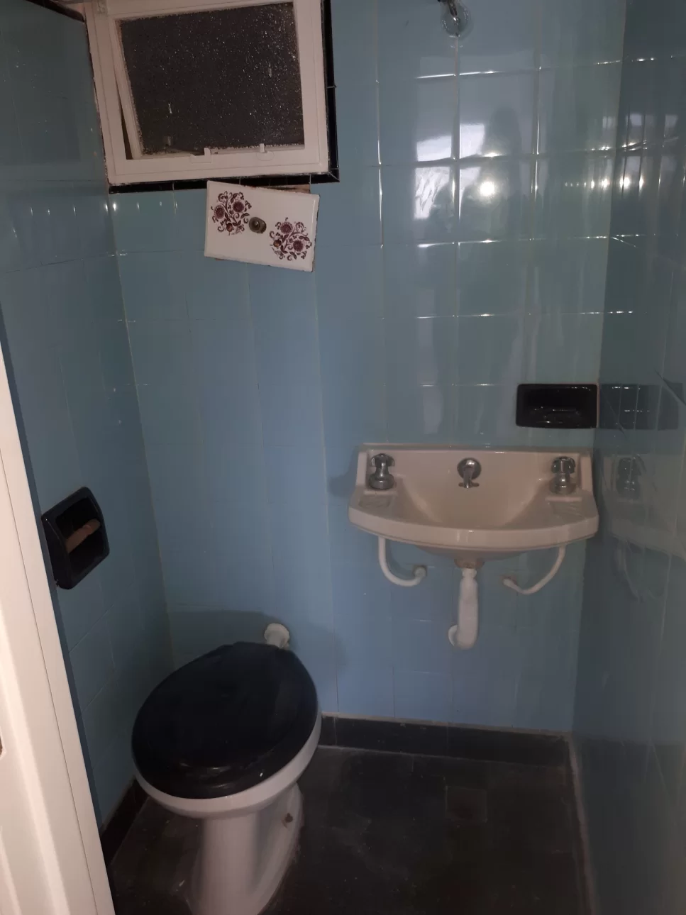 3 ambientes dos baños 60 m2  balcón al frente