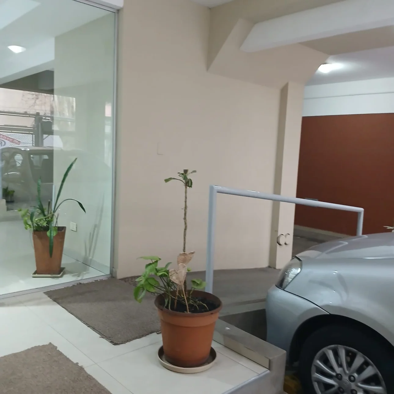 Hermoso semi piso 2 amb. a mts. de la Plaza San Martin