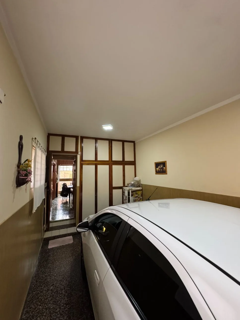 CASA DE CUATRO AMBIENTES AMUEBLADA SOBRE LOTE PROPIO