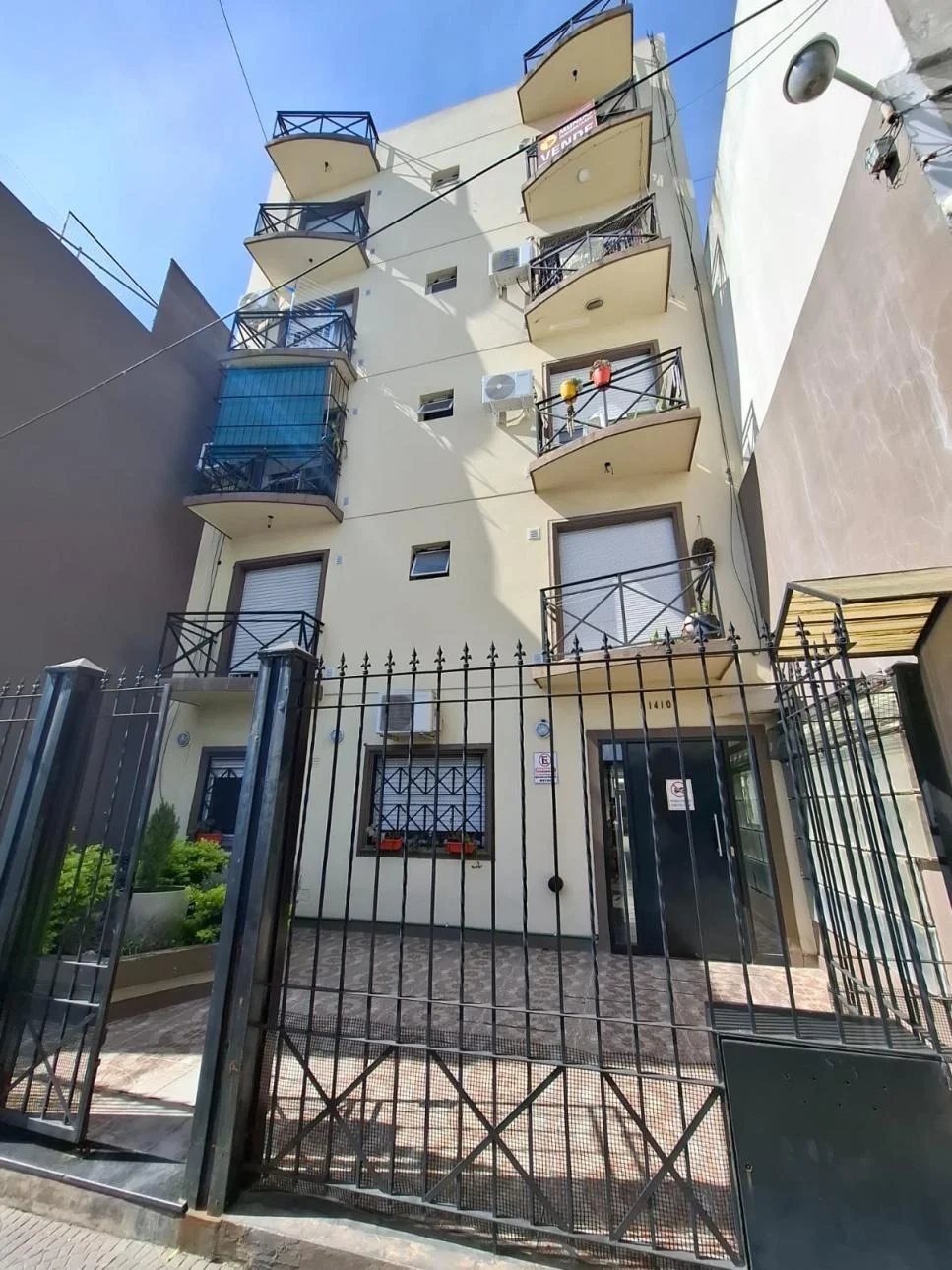 MONOAMBIENTE CON BALCON