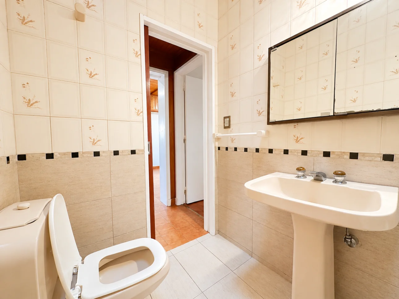Chalet de 3 ambientes con patio y cochera