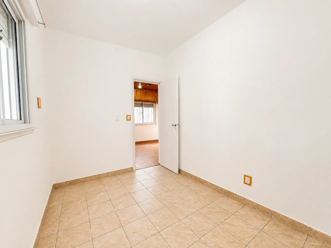 Chalet de 3 ambientes con patio y cochera