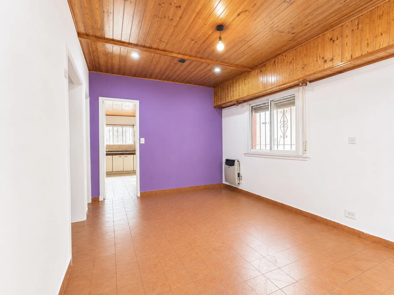 Chalet de 3 ambientes con patio y cochera