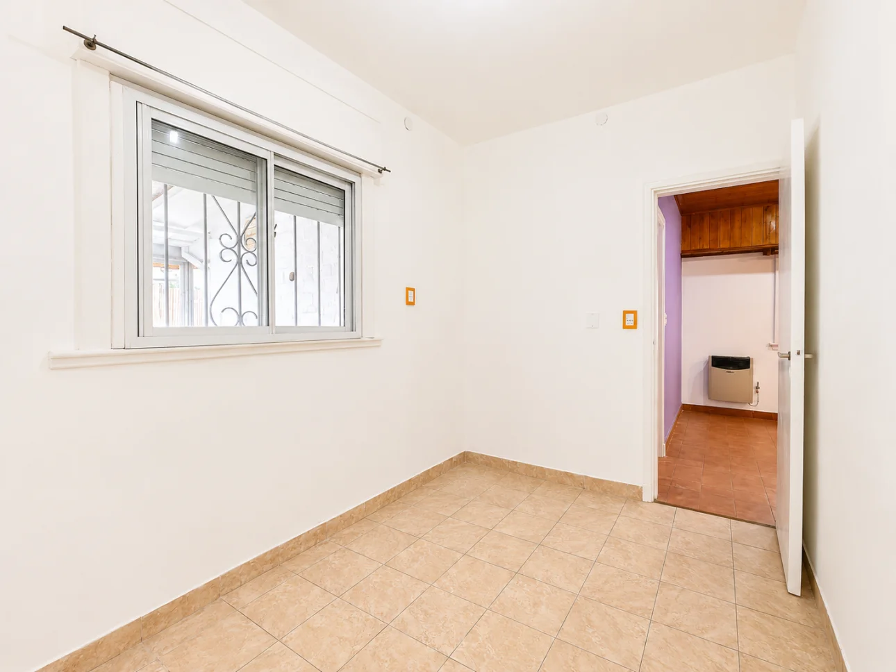 Chalet de 3 ambientes con patio y cochera
