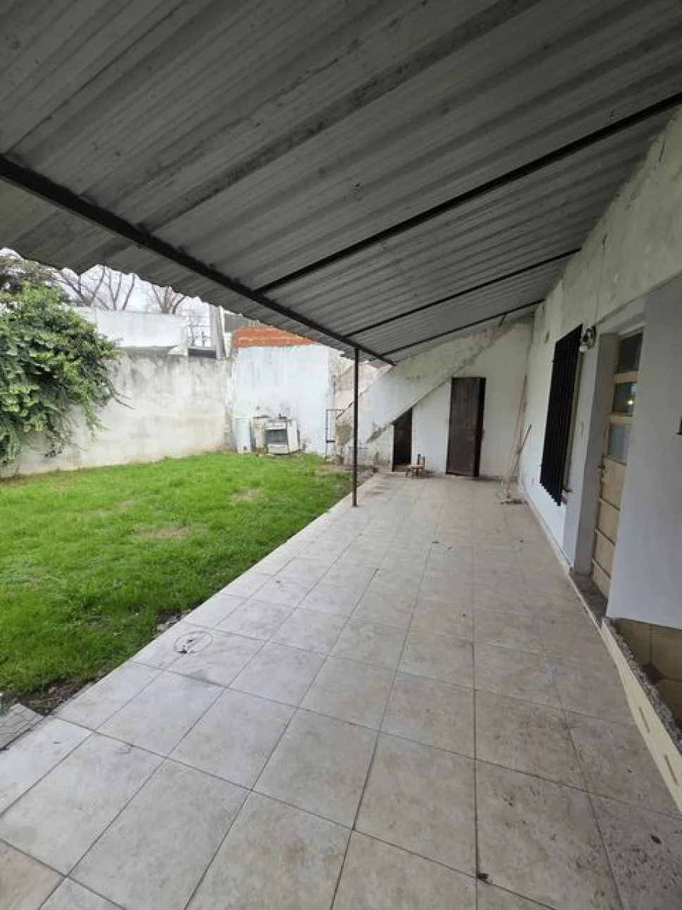 CASA 3 AMB C/PATIO Y JARDIN sobre  Spano 600m estacion Bosch
