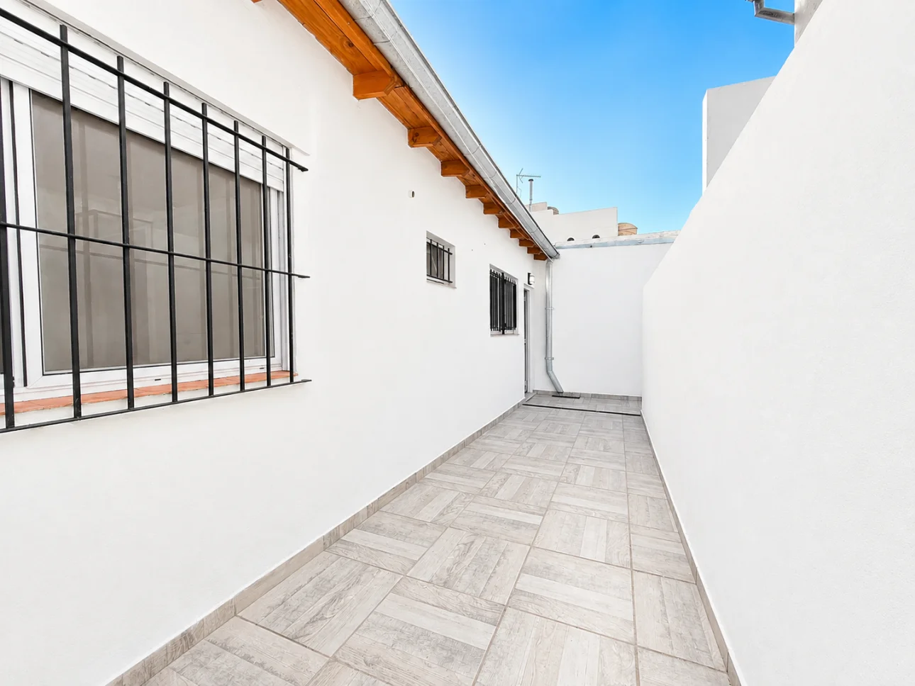 PH de 2 ambientes con patio y lavadero