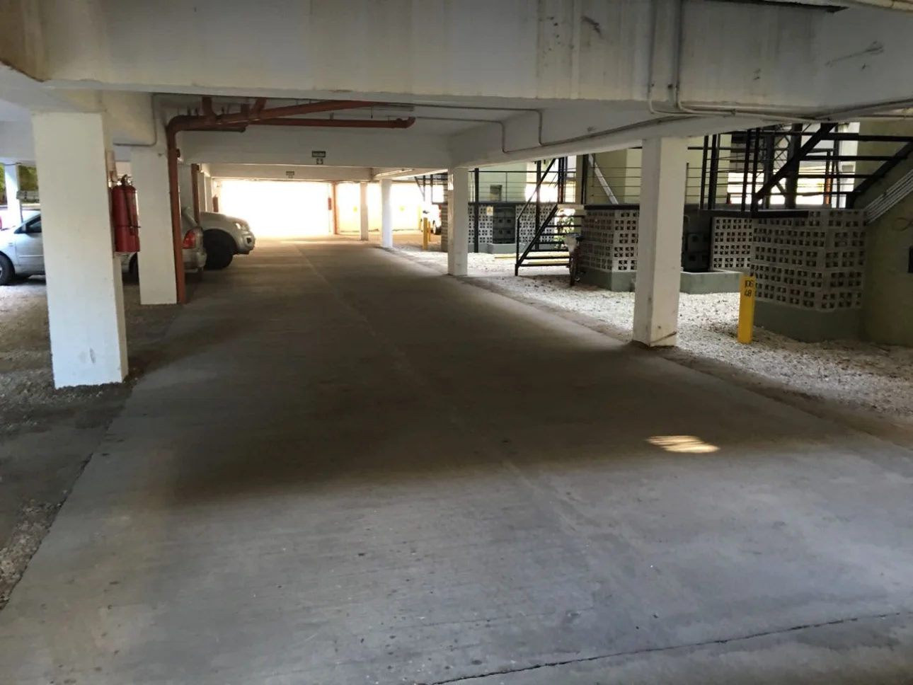 Venta de Depto 3 amb. con cochera  en Pinamar.