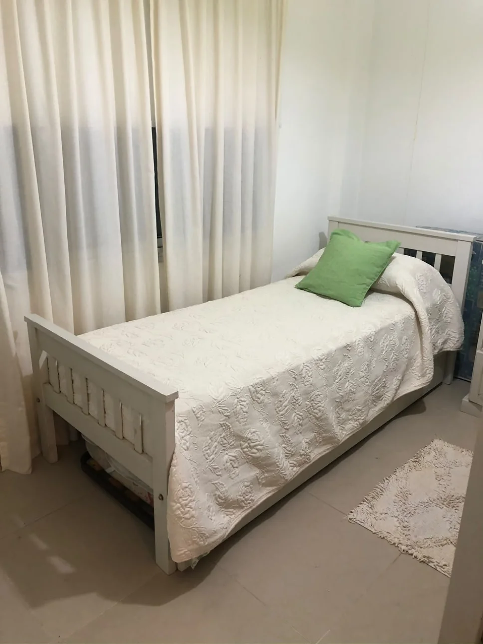 Venta de Depto 3 amb. con cochera  en Pinamar.