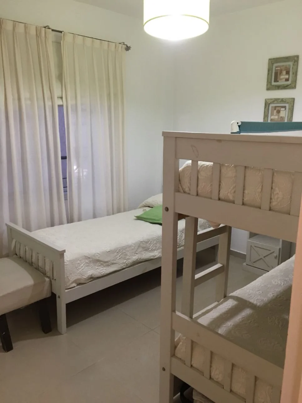 Venta de Depto 3 amb. con cochera  en Pinamar.