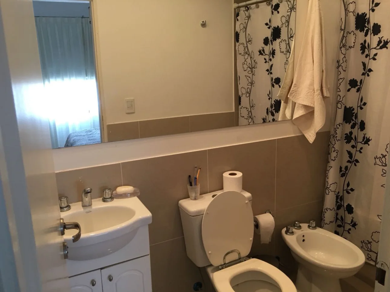 Venta de Depto 3 amb. con cochera  en Pinamar.