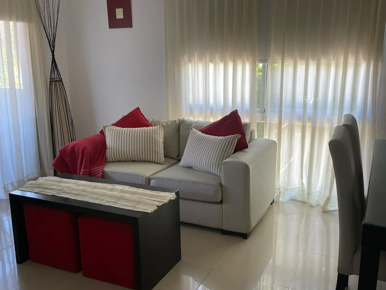 Venta de Depto 3 amb. con cochera  en Pinamar.